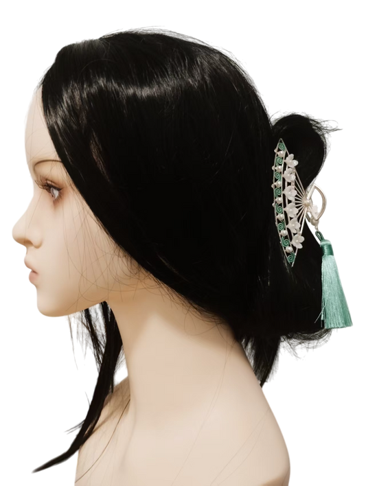 Moonlit Garden: A Fan's Whisper in Emerald Hair Clamp