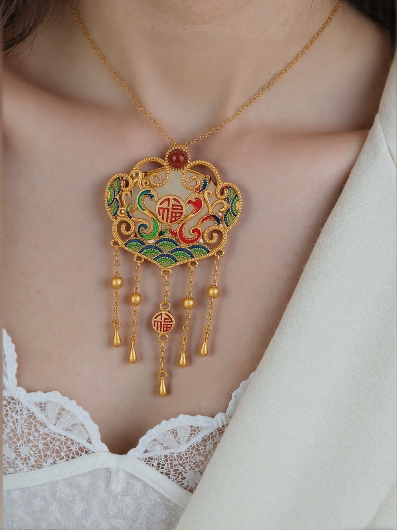 Phoenix's Song of the Celestial Court: A Light Lucky Necklace with Delicate Tassel