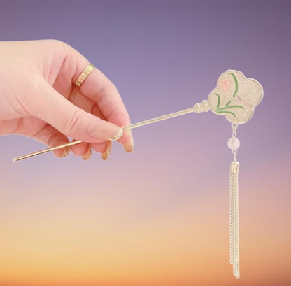 A Garland of Dreams: Antique Style Floral Tassel Hairpin / Hair stick