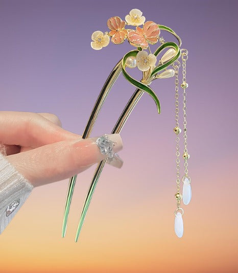 Secrets of the Moonlit Garden: Ancient Style Butterfly Tassel Hairpin